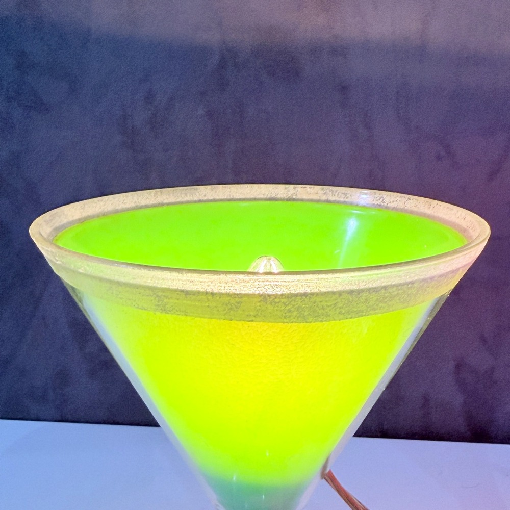 Vintage Lucite Red Green Pair of Martini Style Lamps 8.75" Tall 6" Diameter - Picture 3 of 11